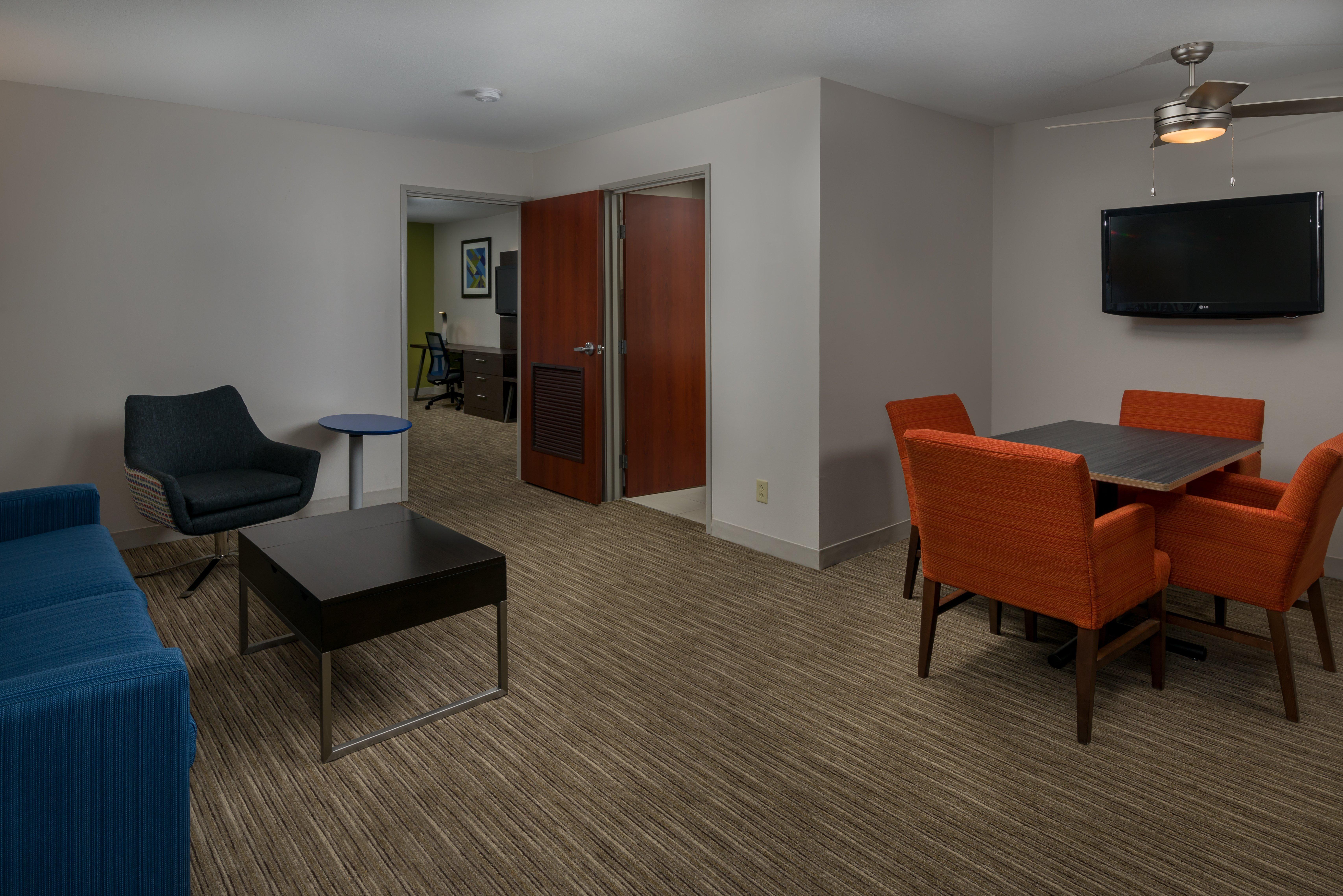 Holiday Inn Express Lawrence By Ihg Exterior foto