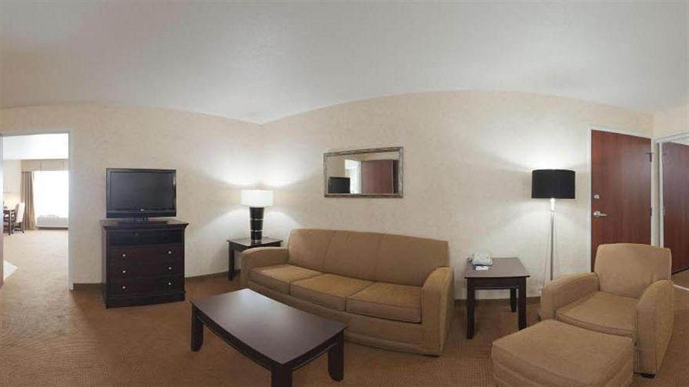 Holiday Inn Express Lawrence By Ihg Exterior foto