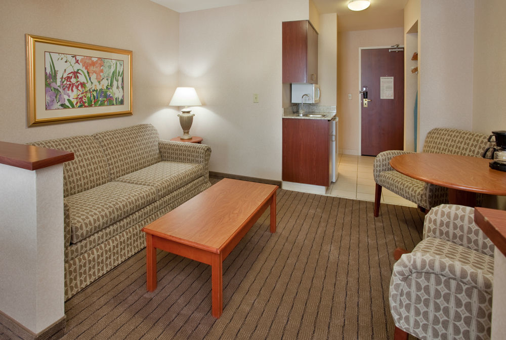 Holiday Inn Express Lawrence By Ihg Exterior foto