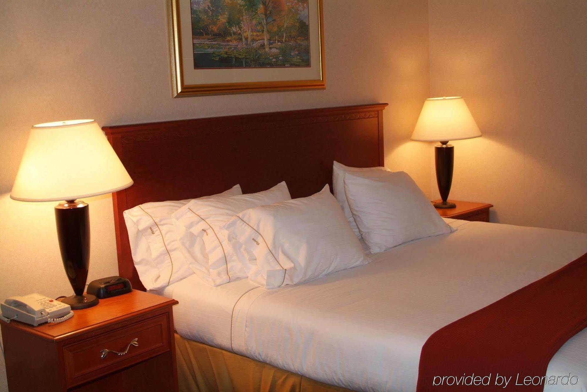 Holiday Inn Express Lawrence By Ihg Exterior foto