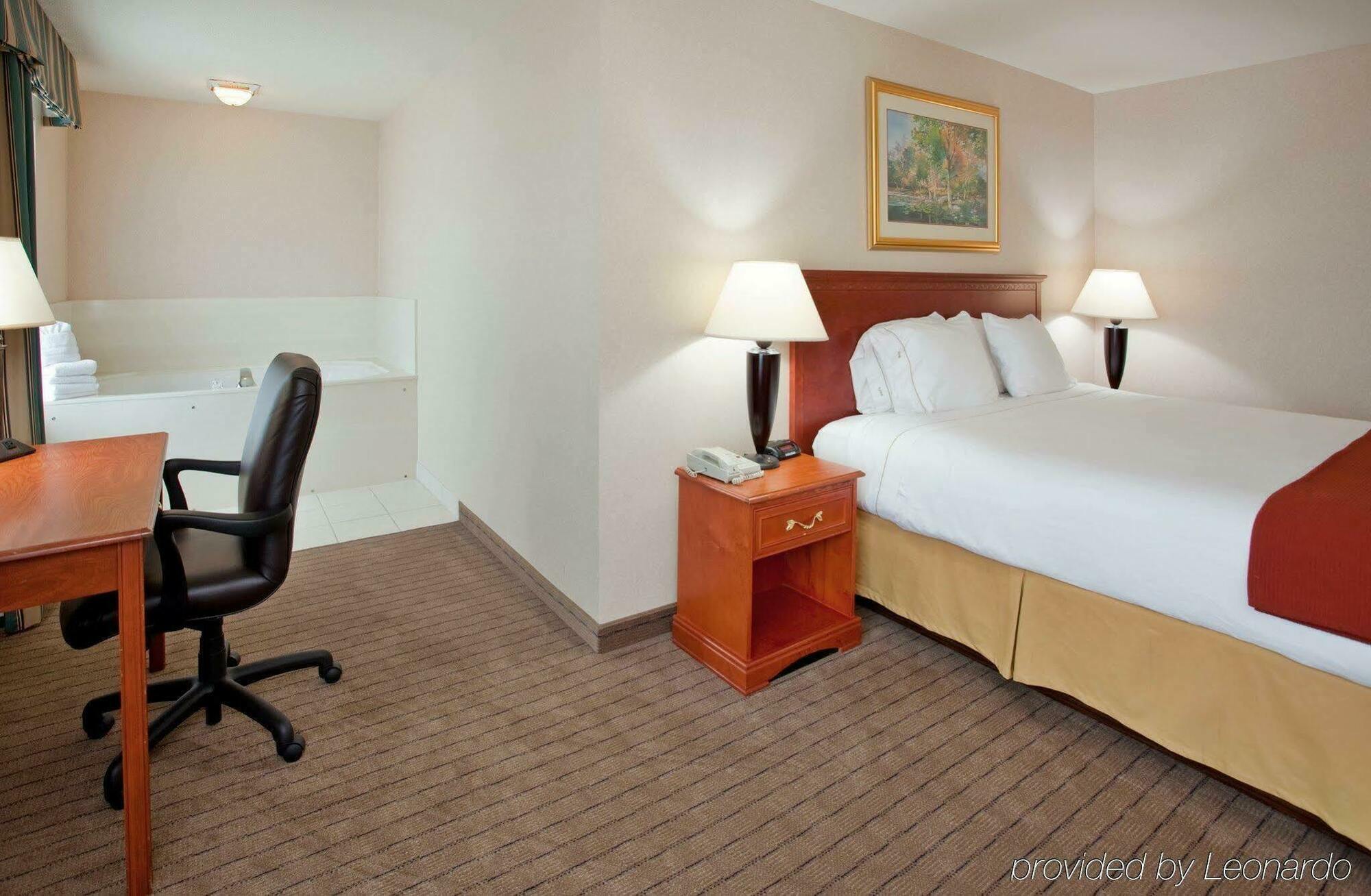 Holiday Inn Express Lawrence By Ihg Exterior foto