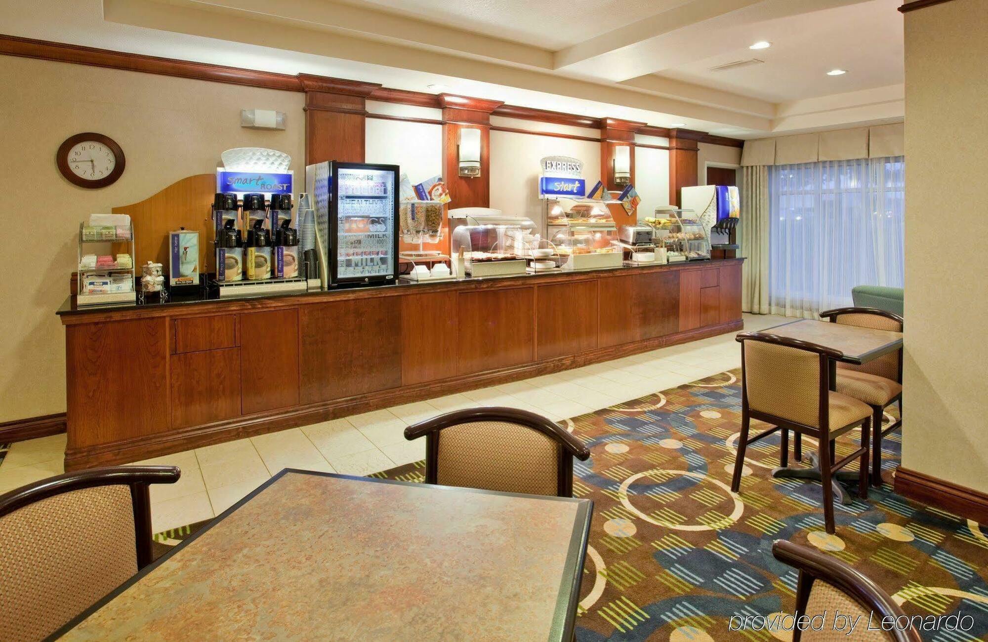 Holiday Inn Express Lawrence By Ihg Exterior foto