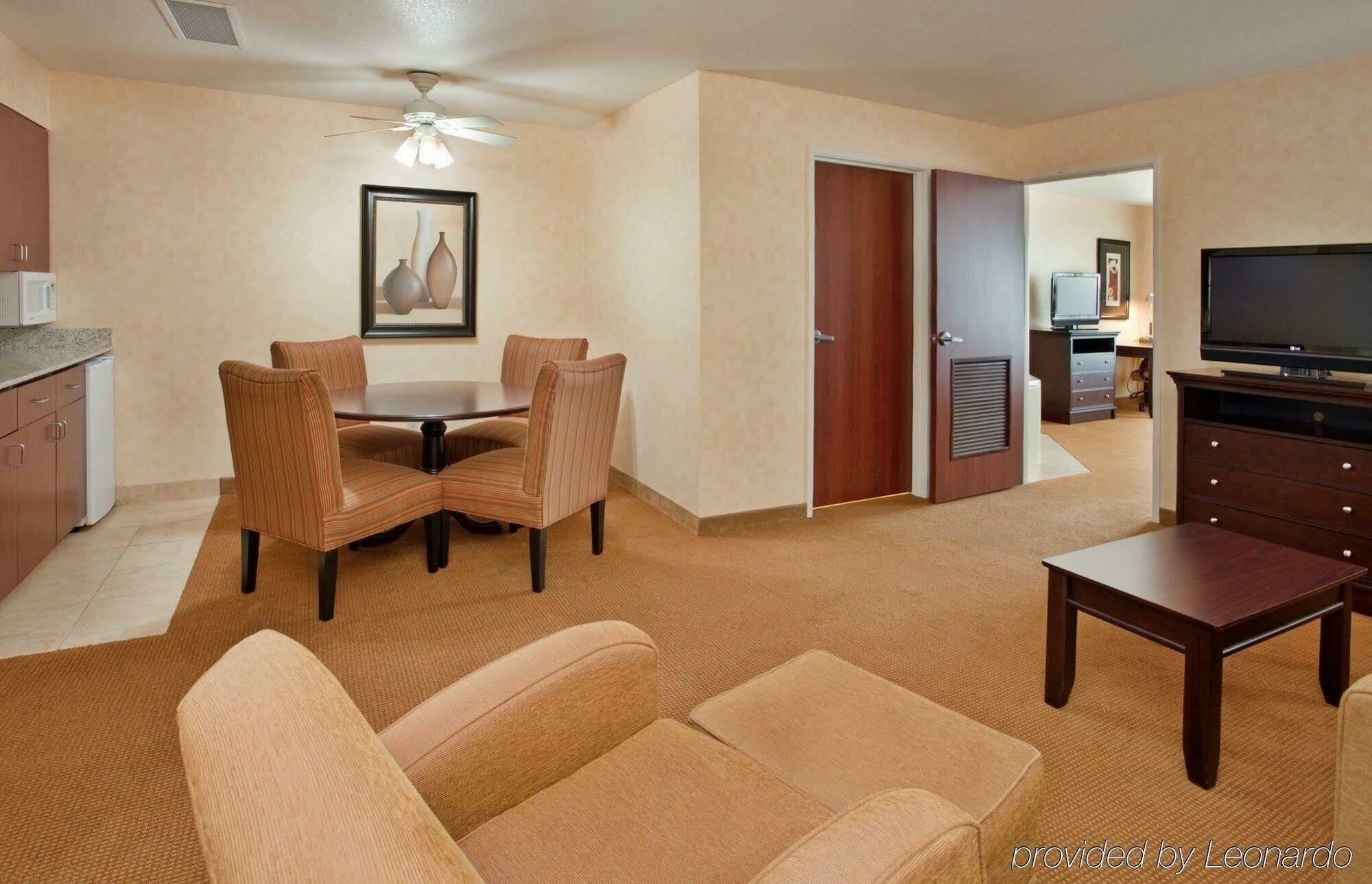 Holiday Inn Express Lawrence By Ihg Exterior foto