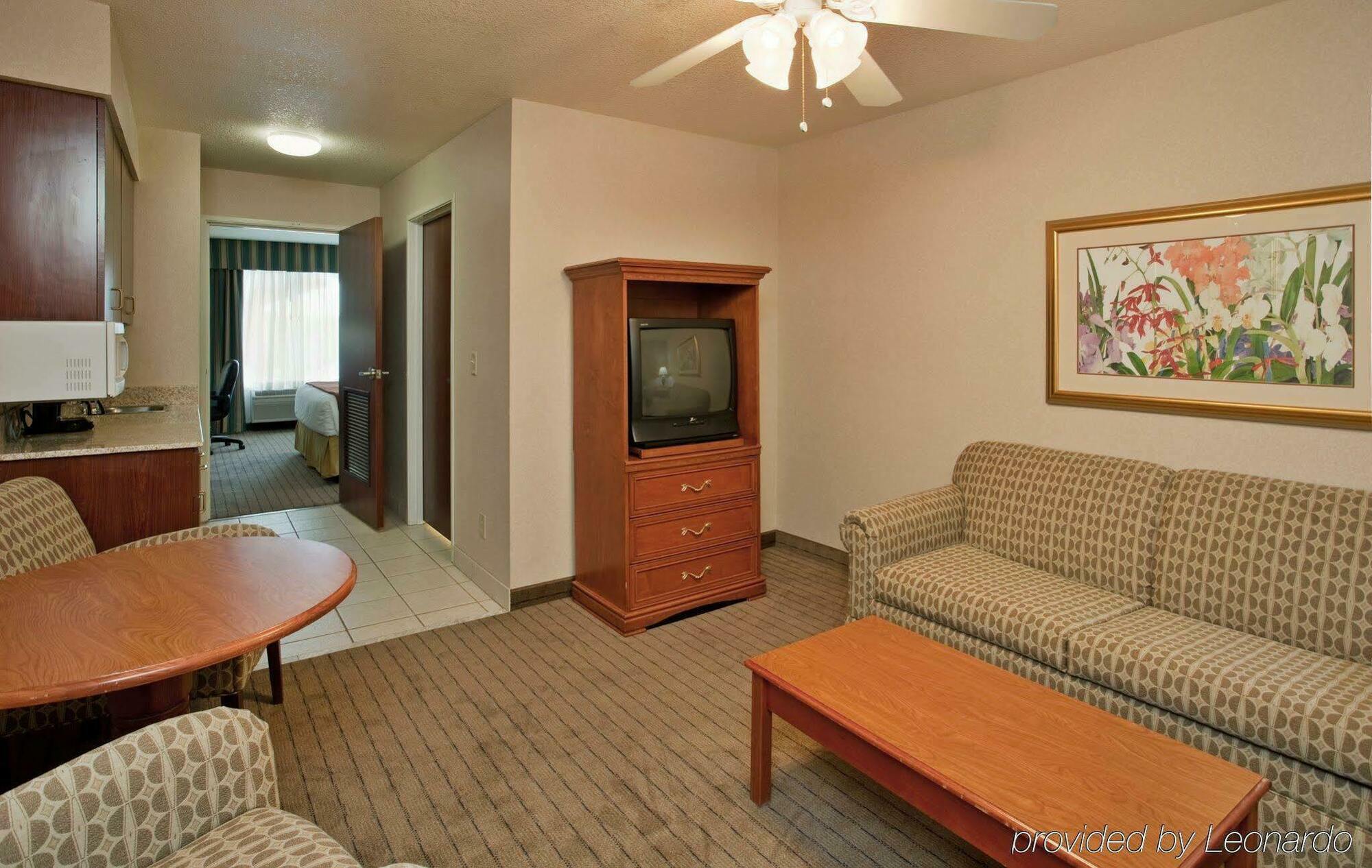 Holiday Inn Express Lawrence By Ihg Exterior foto